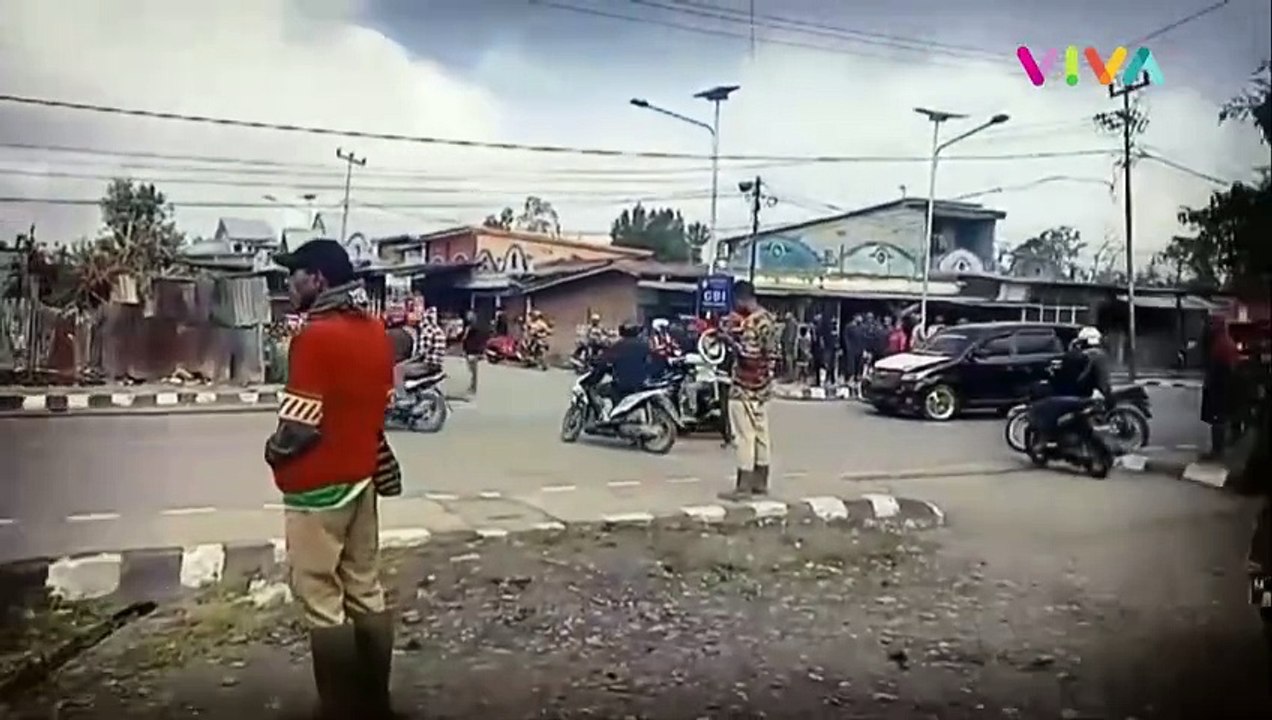 TEGANG! Ormas vs Polisi hingga Kantor KPU Dibakar