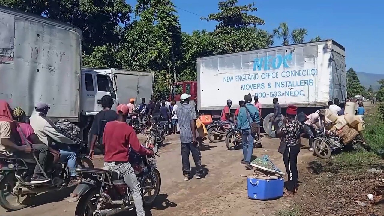 Saint-Michel-de l'Attalaye.- Fòs Rezistans bloke twonson wout Ènri - Sen Rafayèl la.