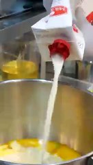 Extreme_softness!_Making_chocolate_bomb_castella