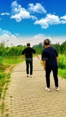 हम ऐसे उड़ते है