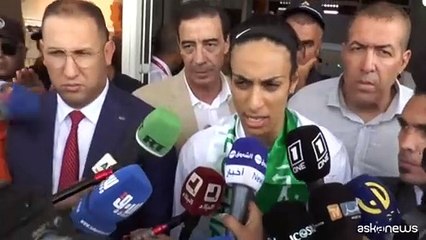 Imane Khelif denuncia Elon Musk e JK Rowling per cyberbullismo