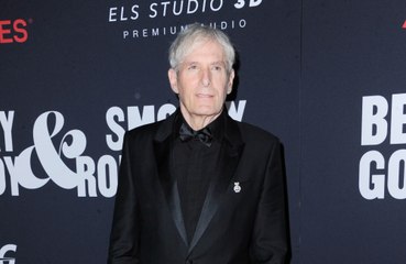 マイケル・ボルトン宅前に警察車両が集結！ファンが心配する事態に🚓