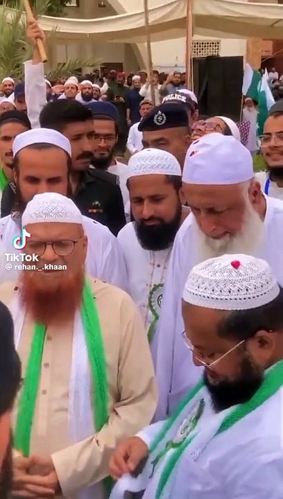 ہمارا پاکستان یہ پیارا پاکستان.  دارالعلوم کراچی میں یوم آزادی کی تیاریاں.