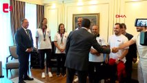 Paris Olimpiyatları'nda madalya kazanan İBB sporcuları İmamoğlu ile buluştu