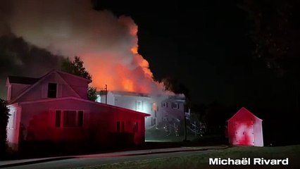 Incendie immeuble Châteauguay - 13 août (Vidéo : Gracieuseté – Michaël Rivard)