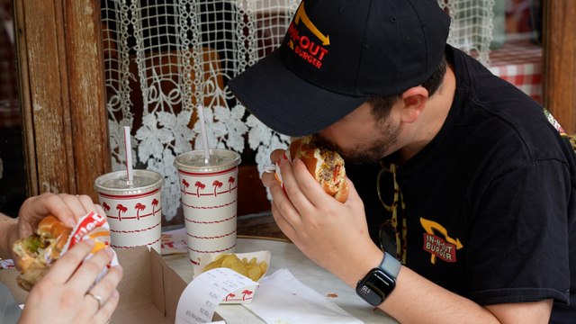 Paris : 400 burgers du mythique fast-food américain In-N-Out vendus en 2h