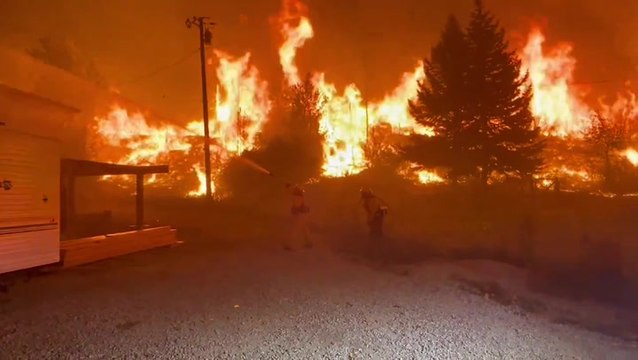 Firefighters surrounded by wall of flames as they battle terrifying Nevada blaze