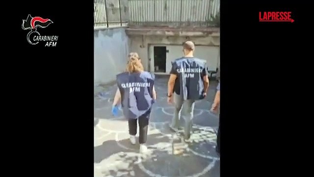 Scoperta una stamperia clandestina a Napoli: sequestrati 2,7 milioni di euro falsi