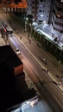 Ônibus com torcedores de Joinville é atacado com pedras após jogo de Libertadores no PR