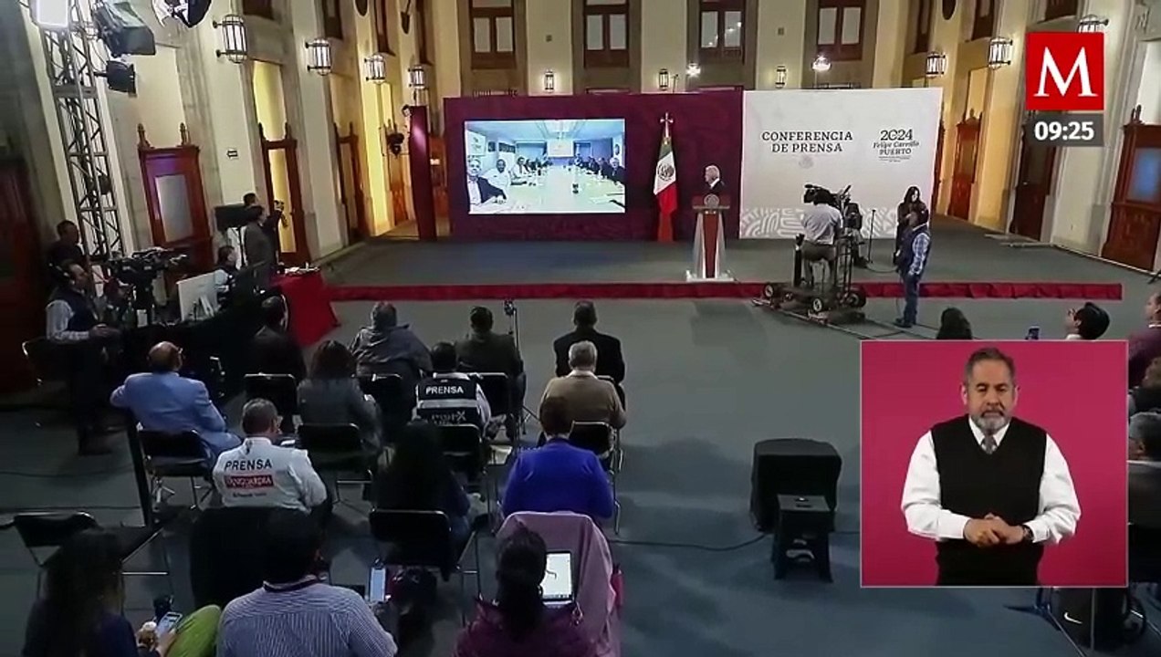 AMLO exhibe foto de Claudio X. González con dirigentes del PAN, PRI y PRD