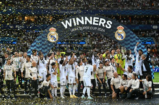 مراسم تتويج ريال مدريد بلقب كأس السوبر الأوروبية