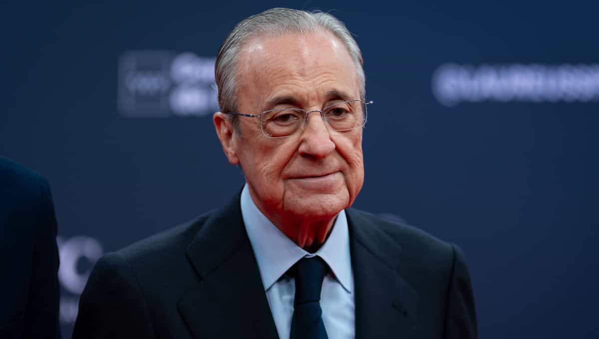 Who did Florentino Pérez hug and who did he not? 