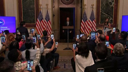 Biden brinca que está ‘procurando emprego’ em evento na Casa Branca