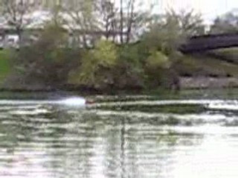 Bateau rc 8OOs modifier accu 12v variateur robbe moteur 600r