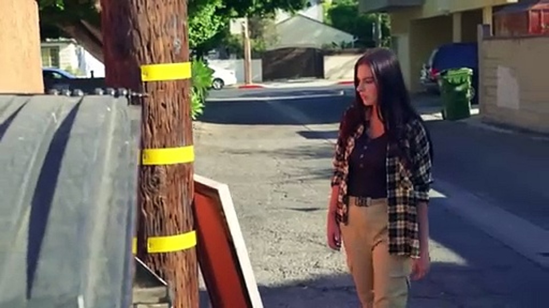 ⁣Don't Look in the Mirror - Short Horror Film