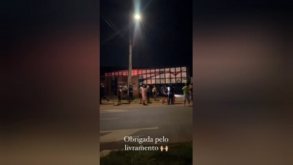 Caminhão conduzido por adolescente invade casa em Campo Grande