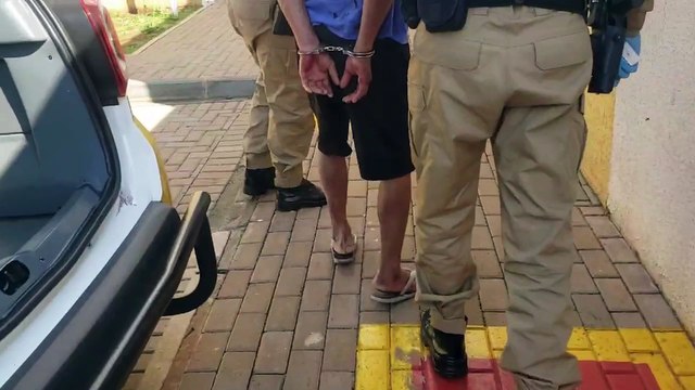 Filho é detido por ameaçar a mãe e quebrar tudo em casa no Riviera