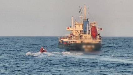 여수 앞바다 낚싯배·화물선 충돌...9명 다쳐 / YTN