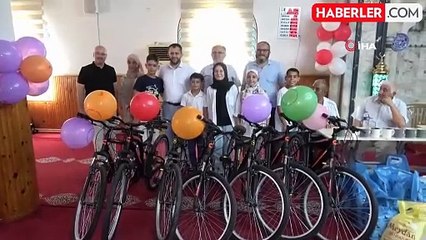 İmam, 24 yıldır kursa gelen çocukları ödüllendiriyor