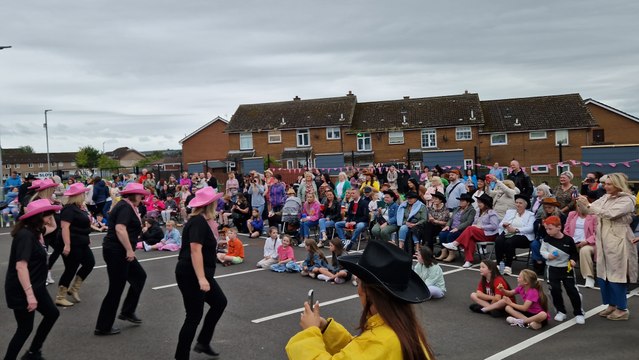 Dolly Parton tribute, cowboy hats and line dancing as Galliagh Goes Country in Derry