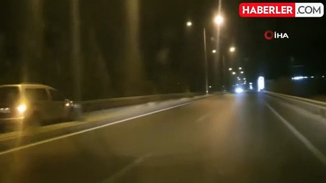 Ters yönde 2 kilometre gitti, trafiği birbirine kattı...O anlar kamerada