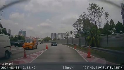 OKU迈薇被占便宜，蹭路费事件引发网络热议 🚗