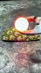 Ananas kabuğu nasıl oluyor da 1000 derecelik sıcaklıkta bile yanmıyor?