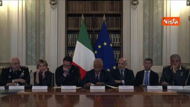 Piantedosi: Aumentati del 20% rimpatri migranti irregolari, stop 60mila partenze da Tunisia e Libia