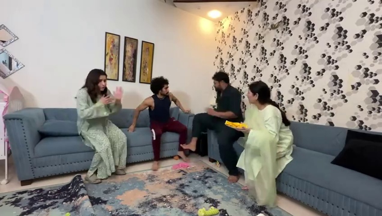 Aroob Kay Bhai Kay Sath Fight Hogie - Susral Waly Peryshan Ho Gie - Ducky Bhai