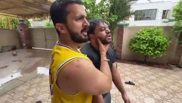 Rajab Butt Se Larai Ho Gai _ Muneeb Ko Rescue Kar Liya _ Face To Face With Rajab_s Family Ducky Bhai