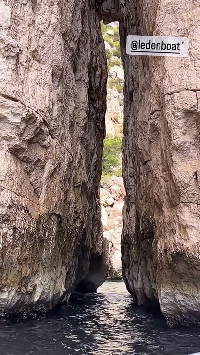 Karine Le Marchand en vacances près de Marseille. Instagram