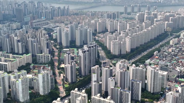 서울 아파트값 21주째 올라...상승 폭 5년여 만에 최고 / YTN