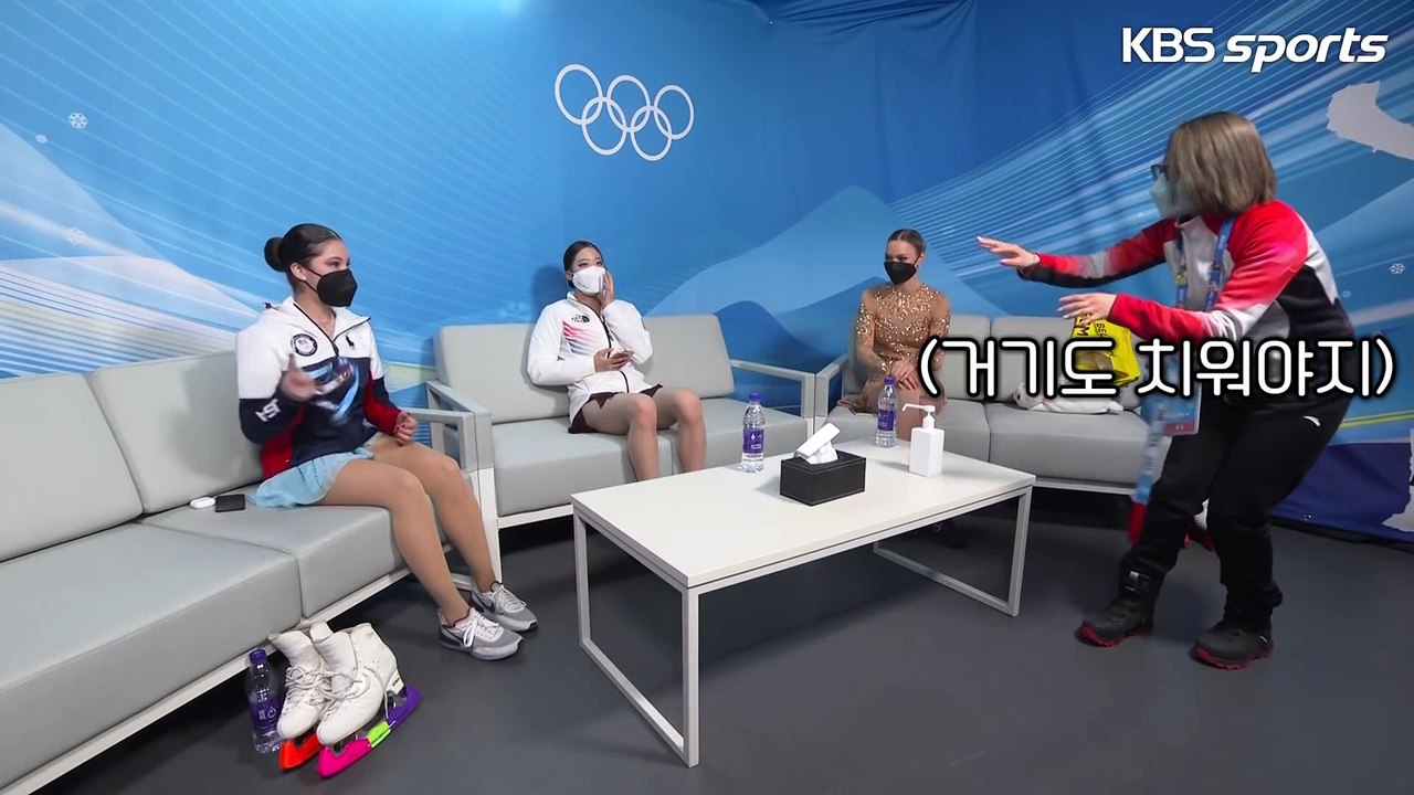 [220217] Footage of the green room during the Beijing Olympics women's singles event