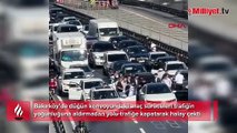 Bakırköy'de düğün magandaları D-100 karayolunu kapatıp halay çekti