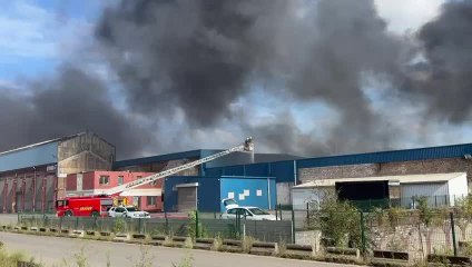 Sambreville : incendie d'un une entreprise à Auvelais