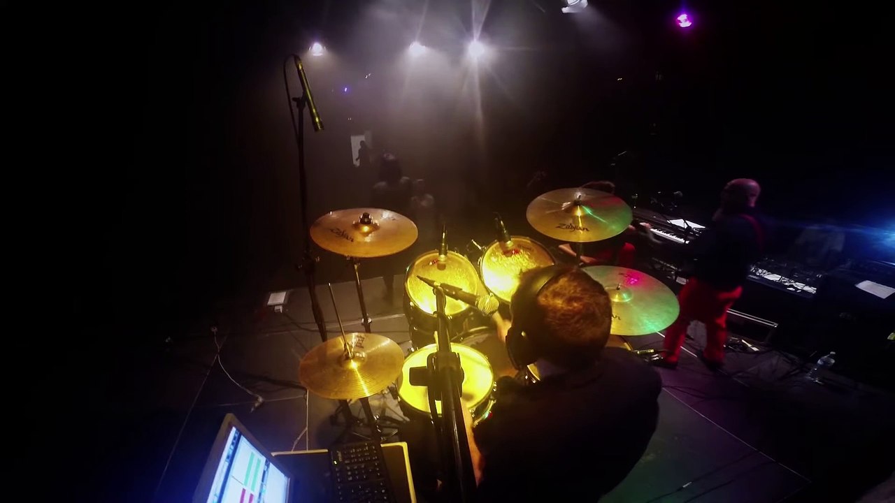Born To Be Queen - Save Me (Live)
