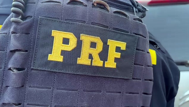 PRF apreende mais 8 mil maços de cigarros contrabandeados em Cascavel