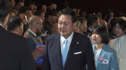 尹 "가짜뉴스, 대규모 산업...진실의 힘 무장해야" / YTN