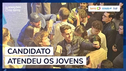 Estudantes pedem foto e tietam Pablo Marçal após debate