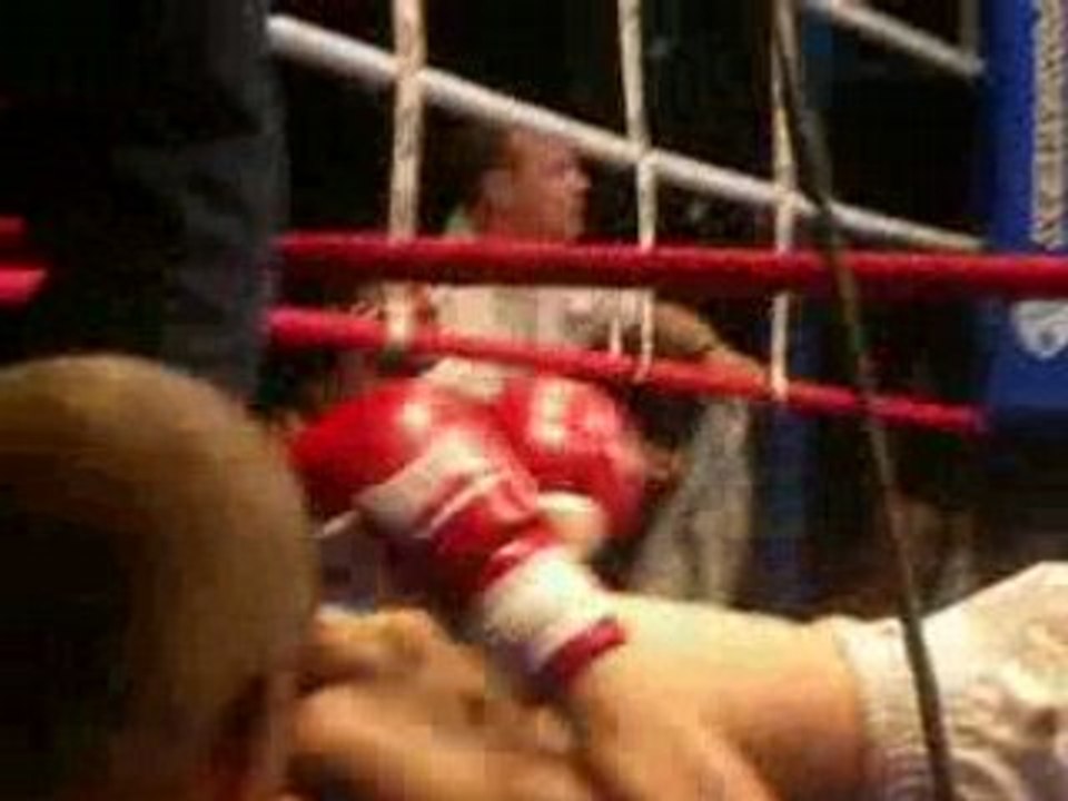 Sofiane Allouache met Ko sont adversaire