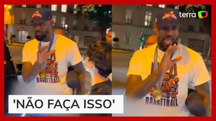 LeBron James é criticado por se recusar a tirar foto com jovem em Paris