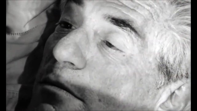 Gena Rowlands en Caras (1968) escena de John Cassavetes