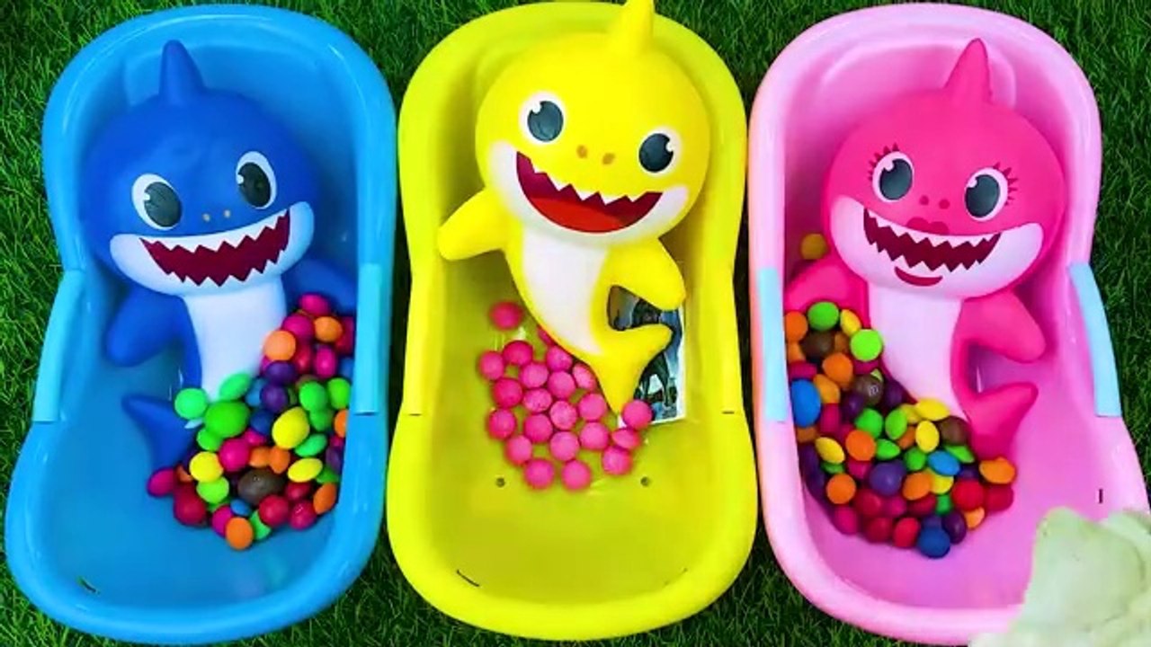 Satisfying ASMR l Magic Bathtubs with Rainbow Kinetic Sand M&M's & Skittles Candy Mixing Cutting