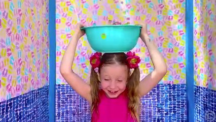 Nastya and Evelyn spend the summer in Dubai