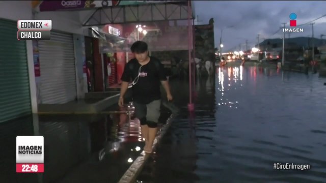 Casas y negocios de Chalco, Edomex, llevan 14 días inundados bajo aguas negras