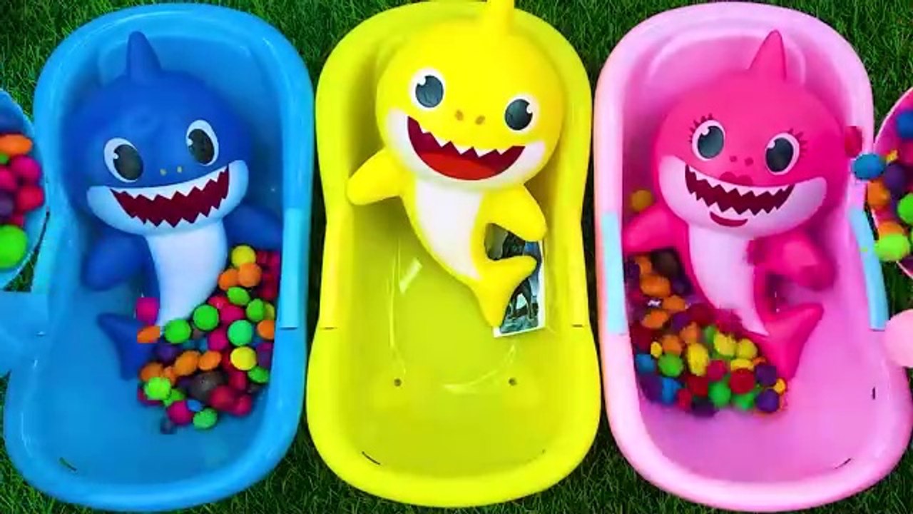 Satisfying ASMR l Magic Bathtubs with Rainbow Kinetic Sand M&M's & Skittles Candy Mixing Cutting