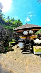 Kamu Sudah Pernah Nangkil Ke Pura Goa Gajah?