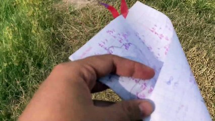 Học sinh ốm nhất hội thả diều máy bay giấy tự tay làm = cuộn chỉ