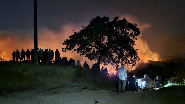 Manisa'da orman yangını üçüncü gününde: 2 mahalle tahliye edildi