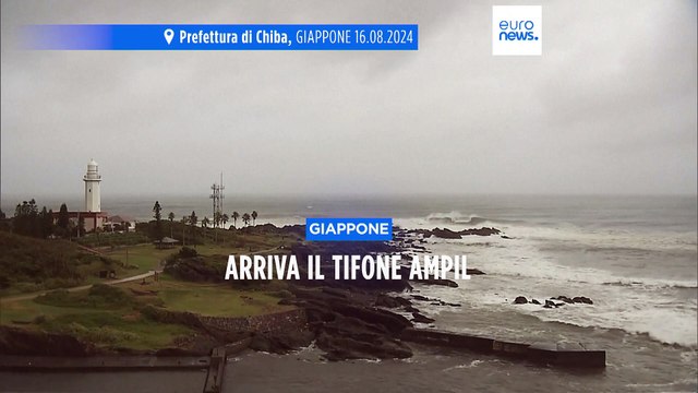 Allerta meteo in Giappone per il passaggio del tifone Ampil: voli e treni cancellati